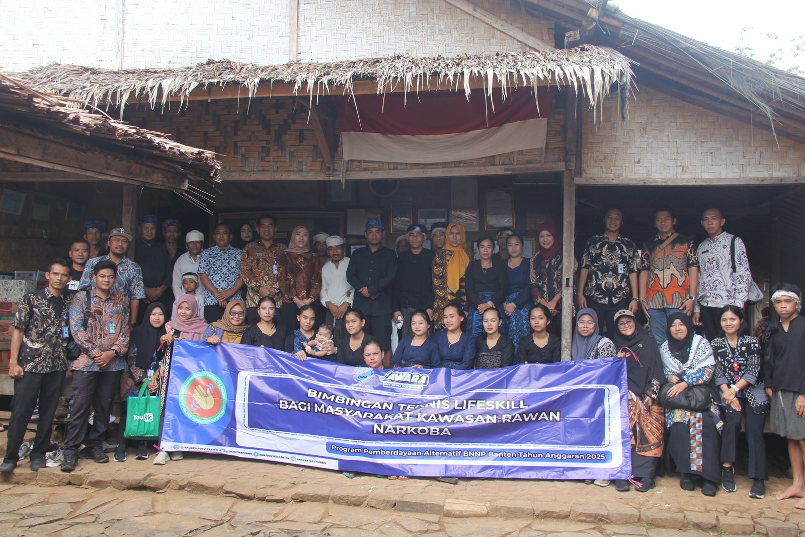 Detail dari BNN Prov goes to Baduy, pelatihan lilin 